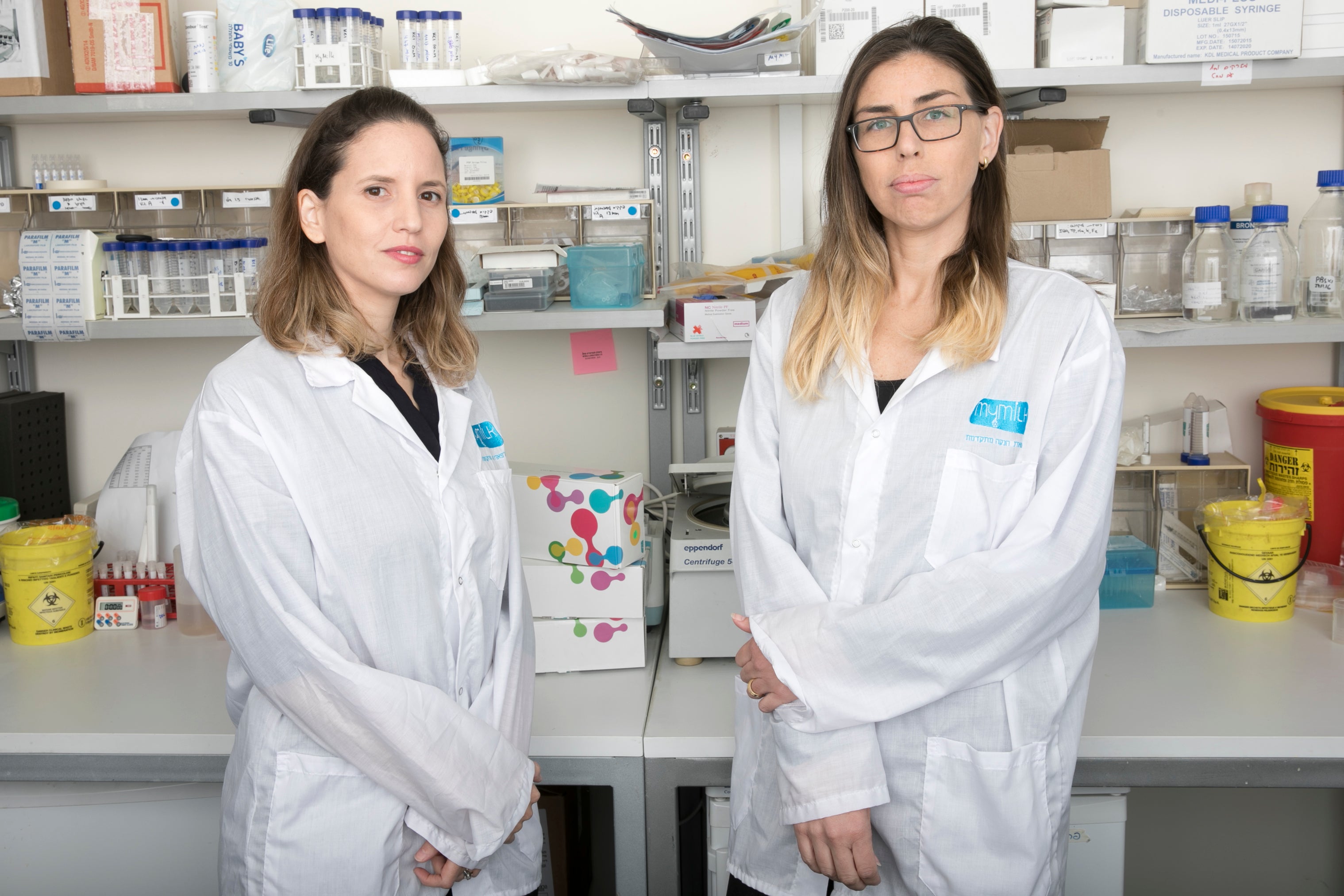 MyLee founders Dr. Sharon Haramati and Dr. Ravid Shechter in MyMilk Laboratories